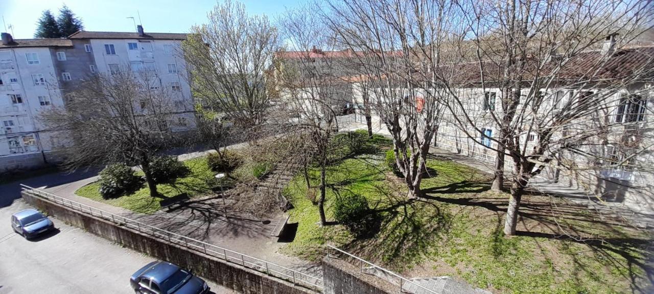 Appartamento O Descanso Da Abella Ourense Esterno foto